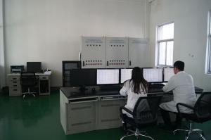 勾兌自動化控制室