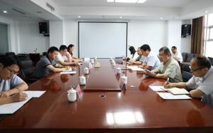 連云港市總工會黨組書記、副主席丁維杰一行來湯溝酒業(yè)調(diào)研